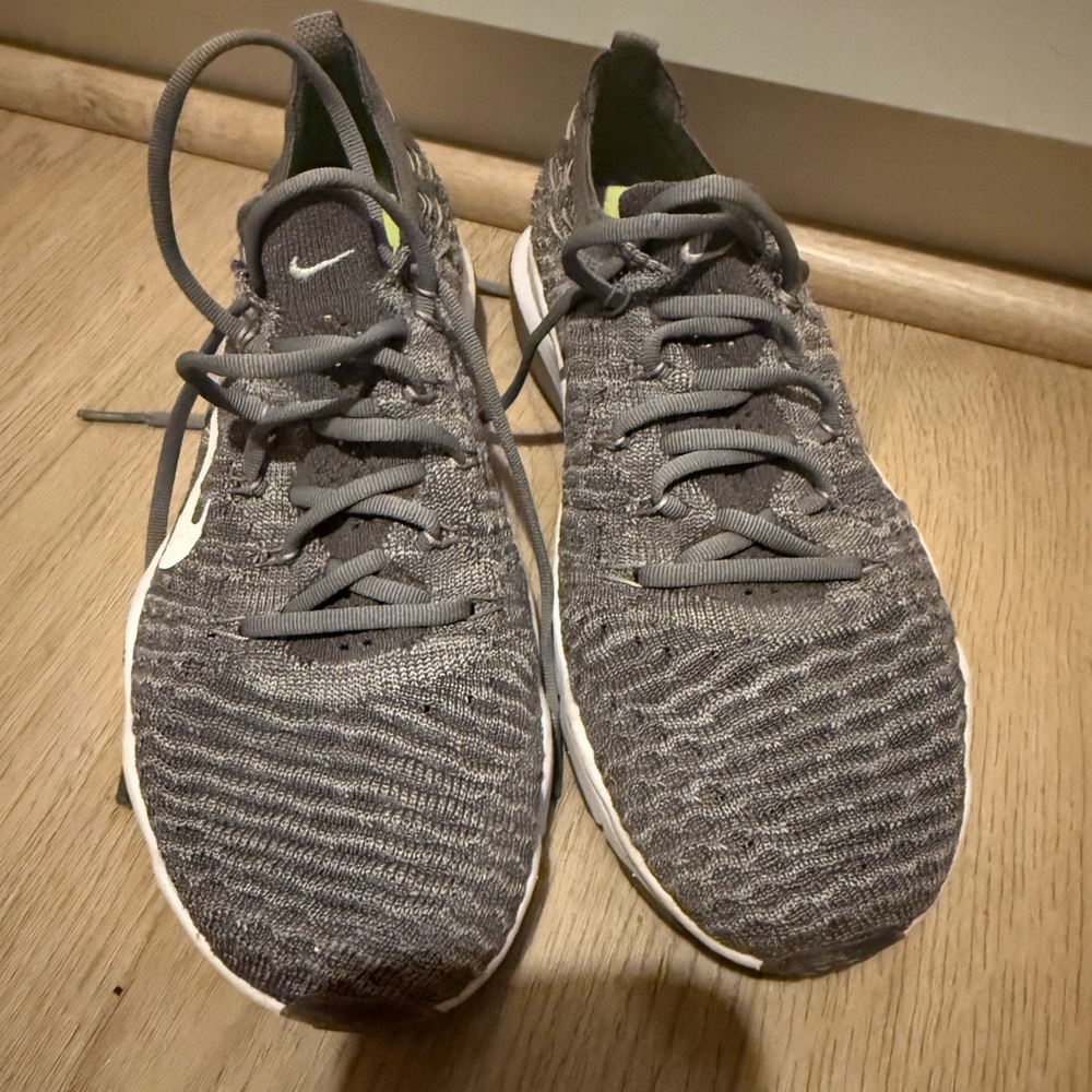 Nike women’s Gray Running Shoes